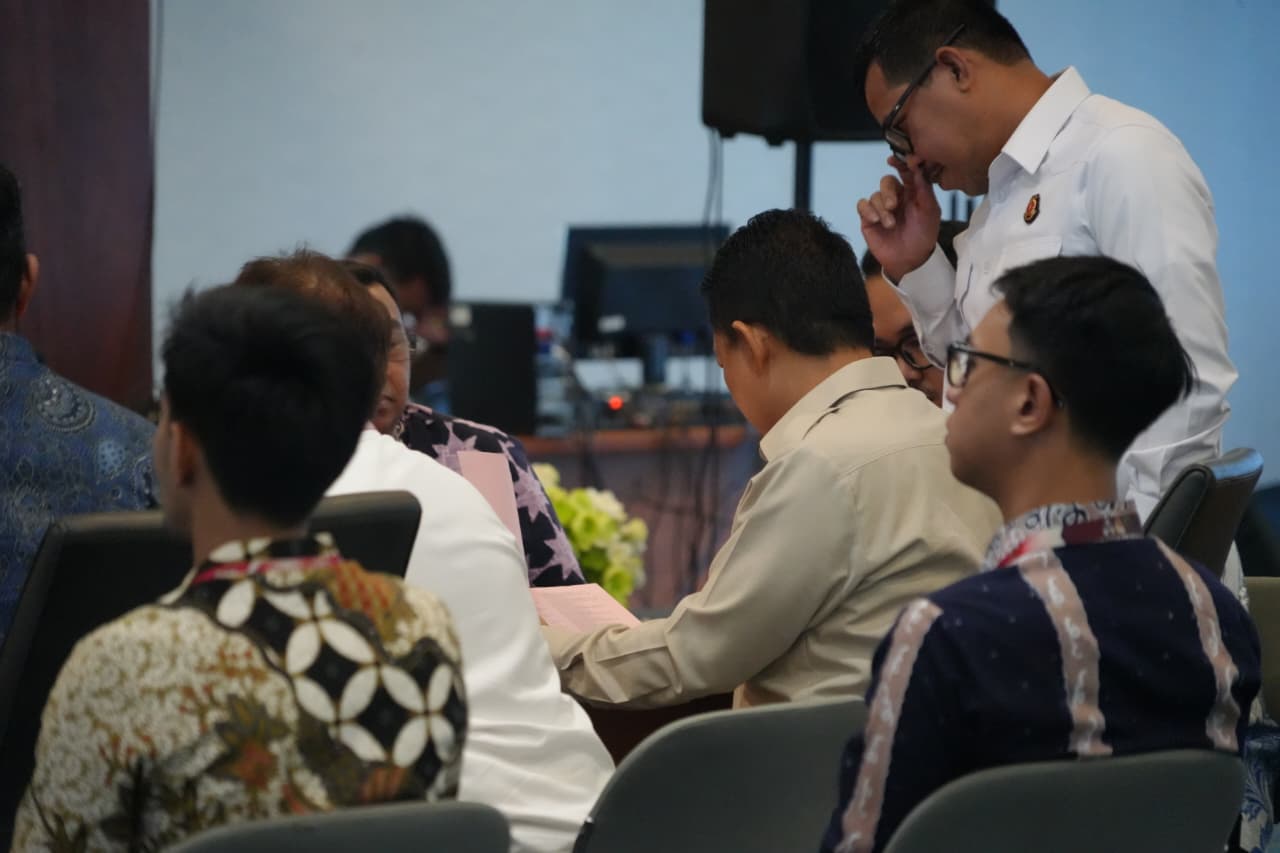 Kejagung Serahkan Tersangka Febrie Adriansyah Dan Barang Bukti Ke Kejari Jakarta Selatan