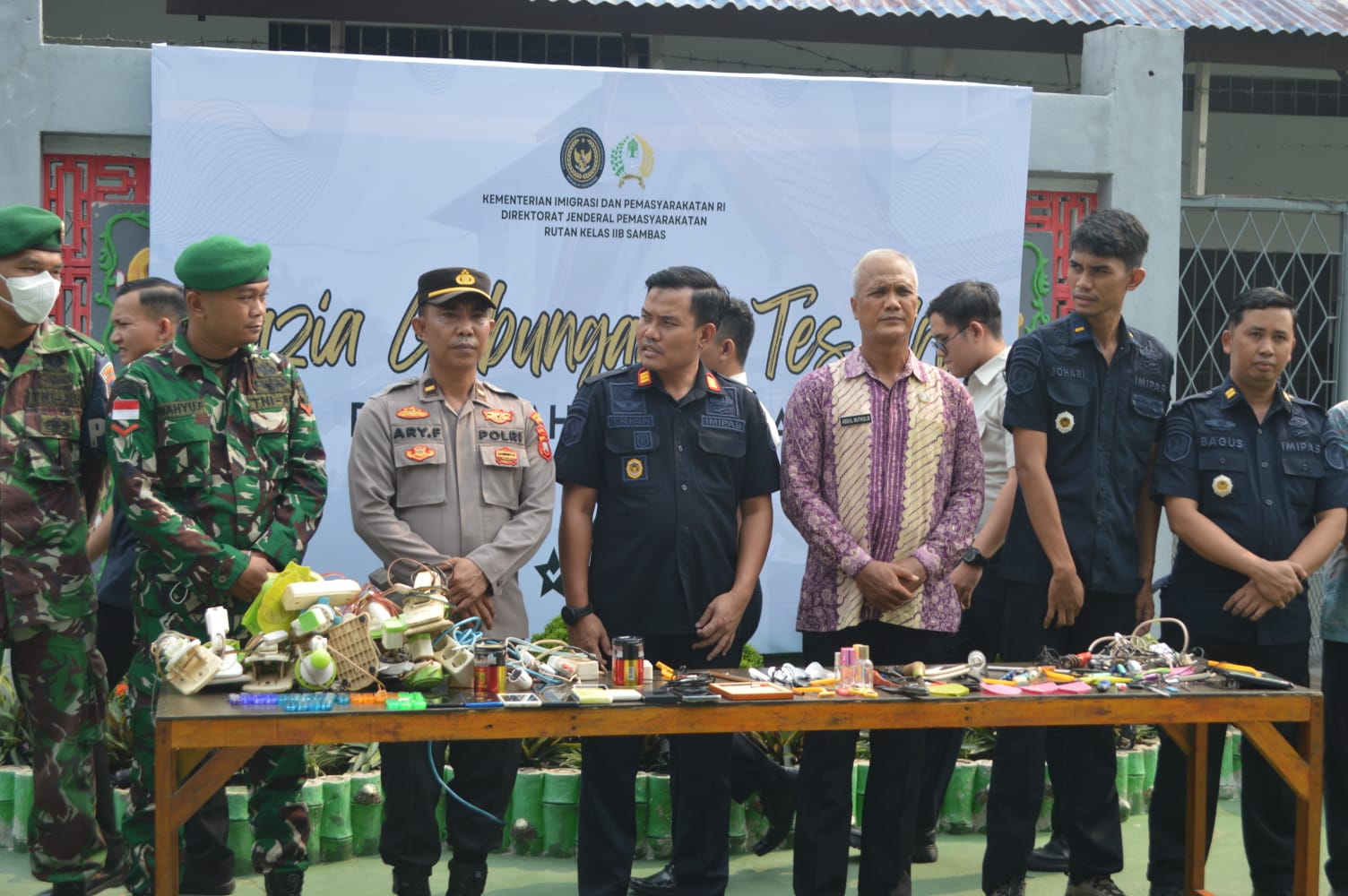 Tujuh Ponsel hingga Senjata Tajam Ditemukan di Rutan Sambas, Pengawasan Blok Hunian Diperketat