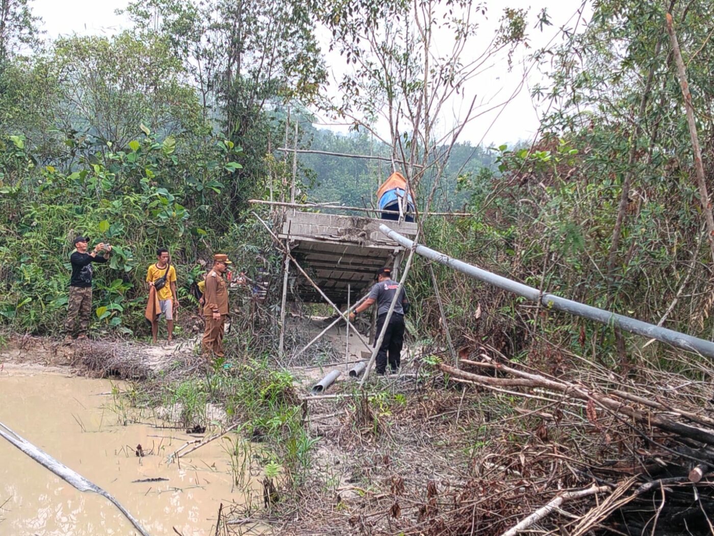 Tak Main-Main! Kapolsek Sengah Temila Pimpin Penertiban PETI di Dusun Rorongan