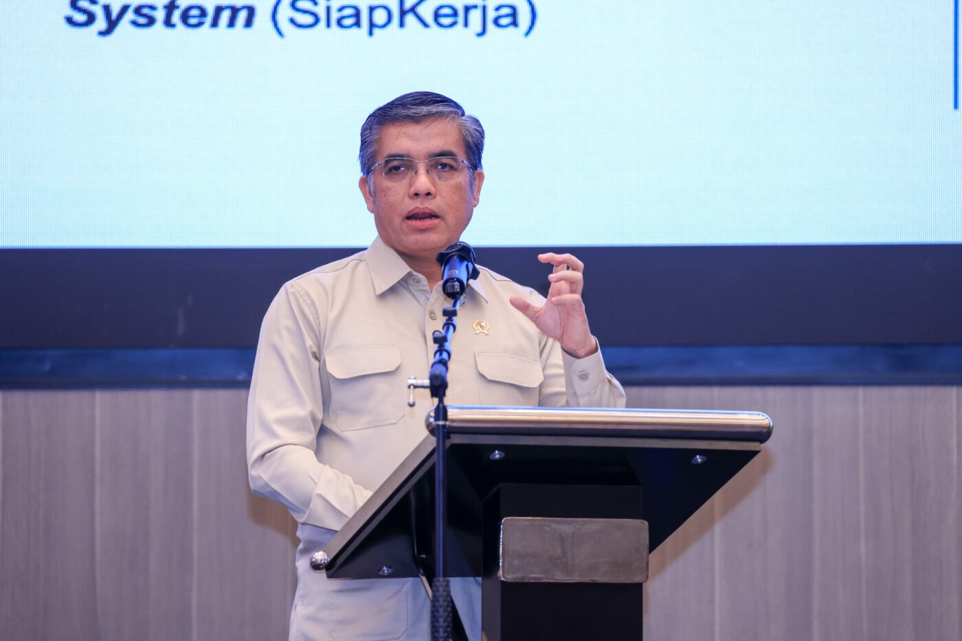 Menaker: Hakim Ad Hoc PHI Jaga Kepastian Hukum