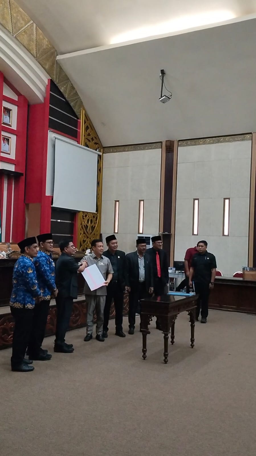 DPRD dan Pemkab Sambas Sepakati Perubahan APBD 2026, PAD hingga Infrastruktur Jadi Catatan