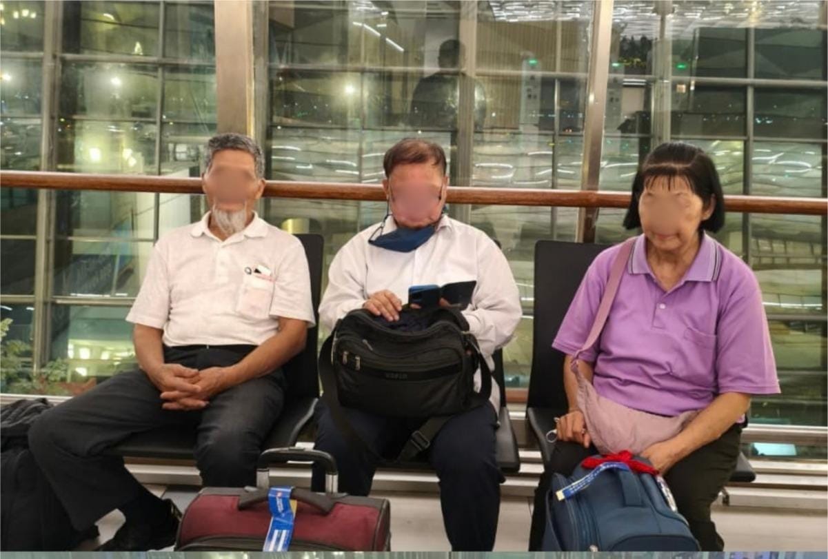 Kedapatan Bagi Sembako hingga Pengobatan Gratis, WNA Taiwan–Malaysia Resmi Dideportasi Imigrasi Sambas