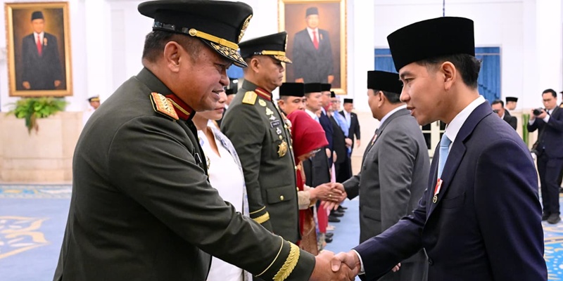 Maruli Berjabat Tangan dengan Gibran