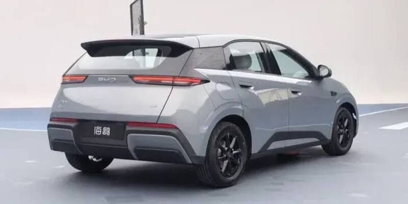 BYD Atto 1 Terbaru Meluncur dengan Flash Charging, Harga Mulai Rp170 Jutaan