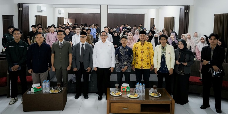 Kita tidak Perlu Sikut-sikutan Kejar Jabatan Tertinggi