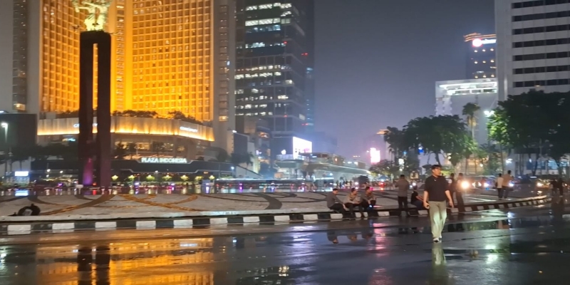 Demonstran di UOB Bubar Usai Diguyur Hujan, Jalan Kembali Dibuka