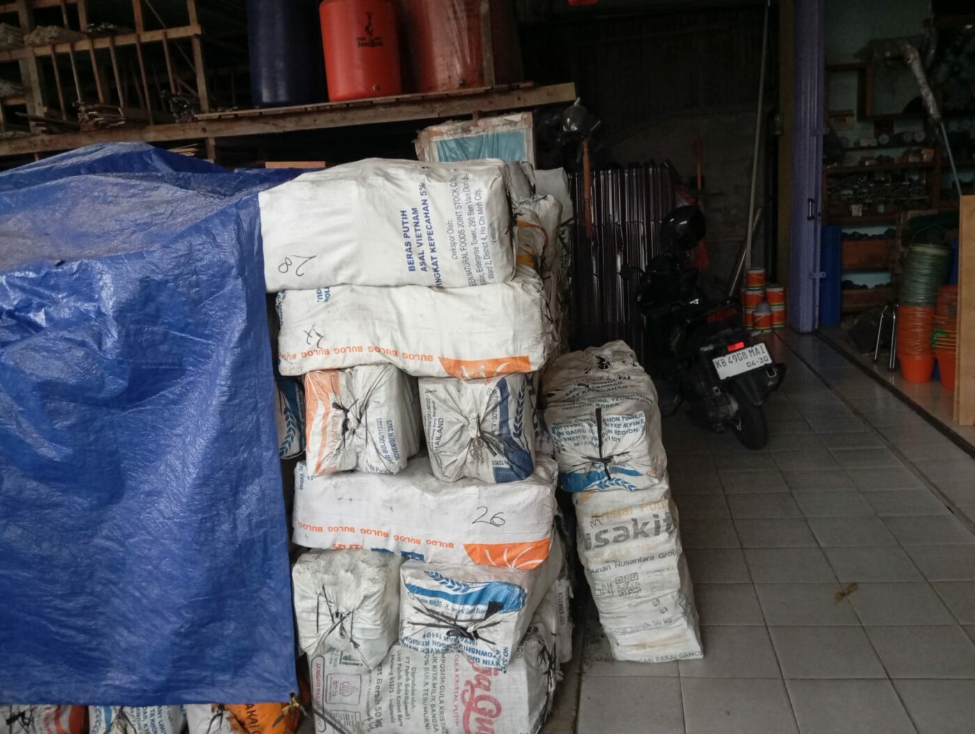 Pemilik Toko di Arteri Supadio Diduga Kebal Hukum, Tampung Arang Ilegal Asal Batu Ampar