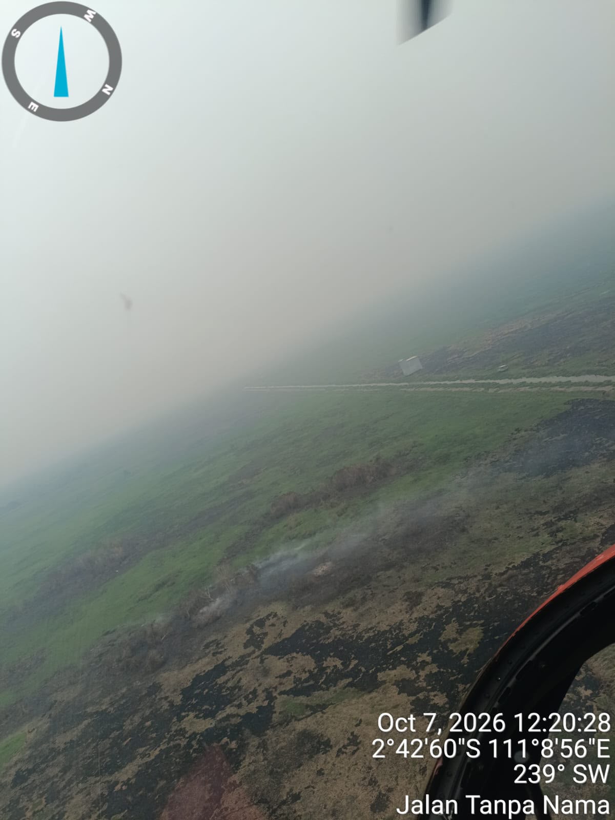 Polsek Manis Mata Bersama Perusahaan Gelar Water Bombing, Percepat Penanganan Karhutla di Desa Suka Ramai