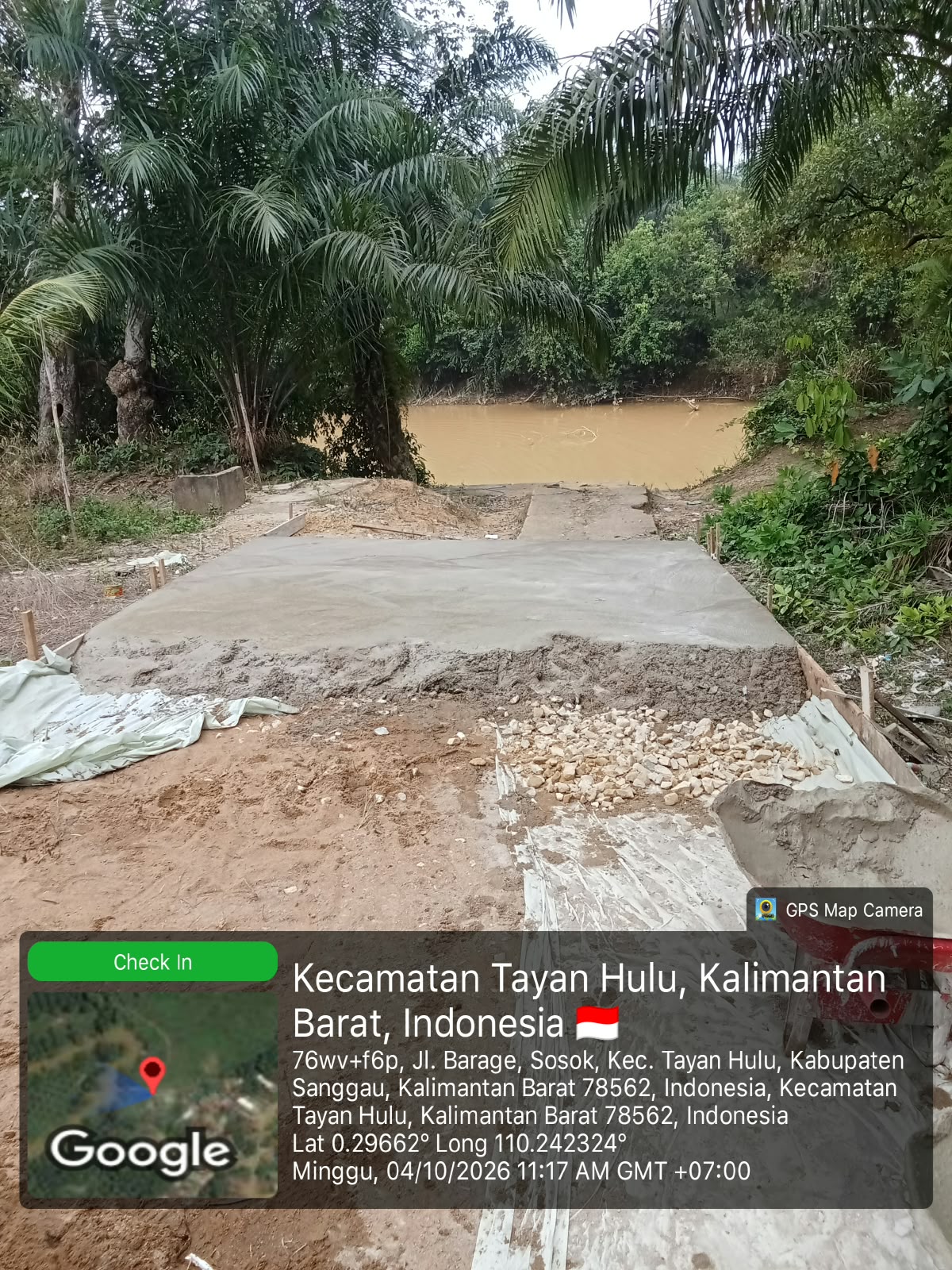 Proyek Rabat Beton Dana Aspirasi di Dusun Barage Tayan Hulu Sanggau Dipersoalkan Warga, Diduga Tidak Sesuai RAB