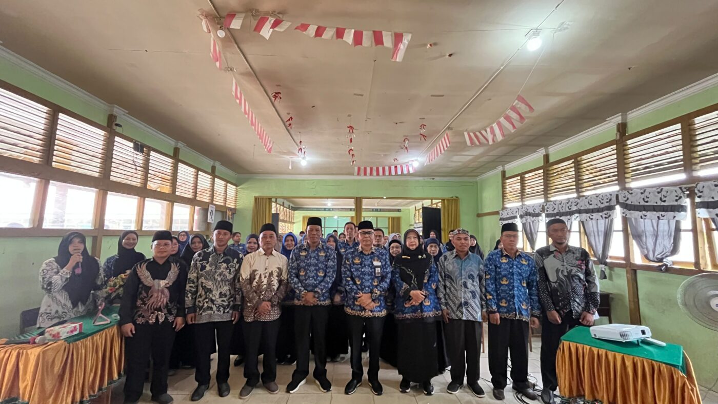 Kakan Kemenag Kabupaten Mempawah Buka Workshop Kurikulum Berbasis Cinta Se-KKM MTs Negeri 3
