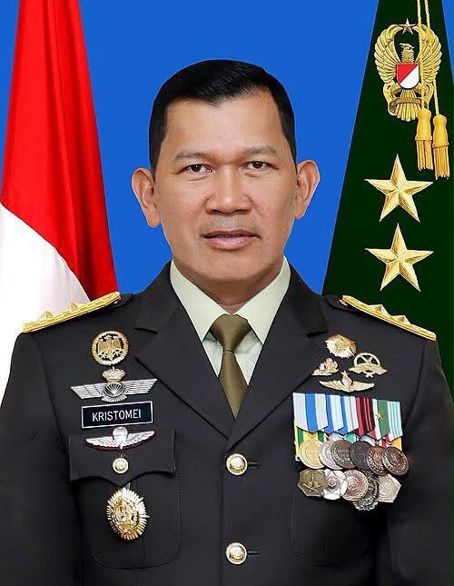 Presiden Lantik Mayjen TNI Kristomei Sianturi Sebagai Kepala BNPB