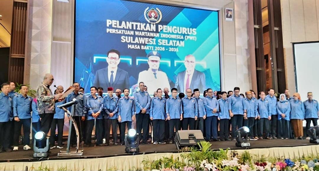 Lantik Pengurus PWI Sulsel Periode 2026–2031, Ketum PWI Pusat Ingatkan Pentingnya Kode Etik