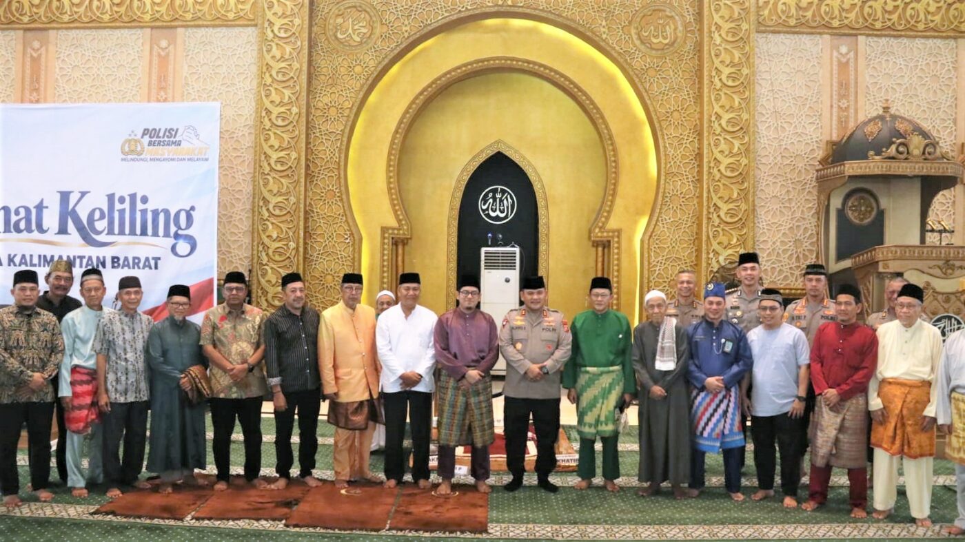 Jumat Keliling di Masjid Mujahidin, Kapolda Kalbar Ajak Masyarakat Cegah Bullying dan Tangkal Hoaks
