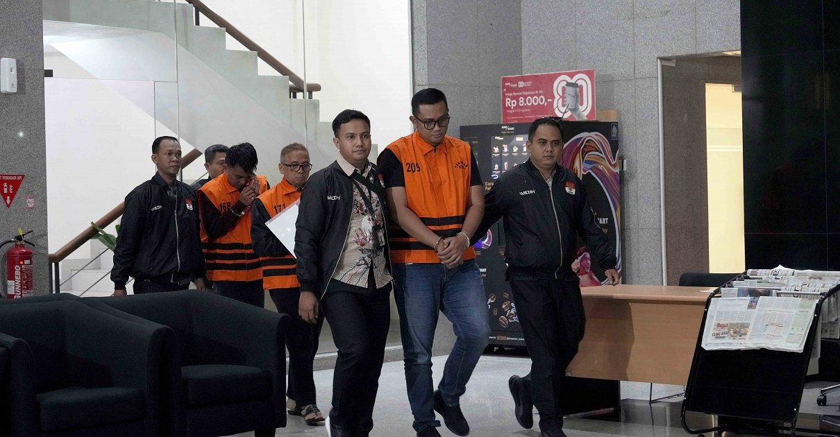 Mirip Di Kalbar, KPK Tangkap Tangan Bupati Klaten, Kepala BPK Jateng, dan Swasta Terkait Suap Penghapusan Temuan Audit